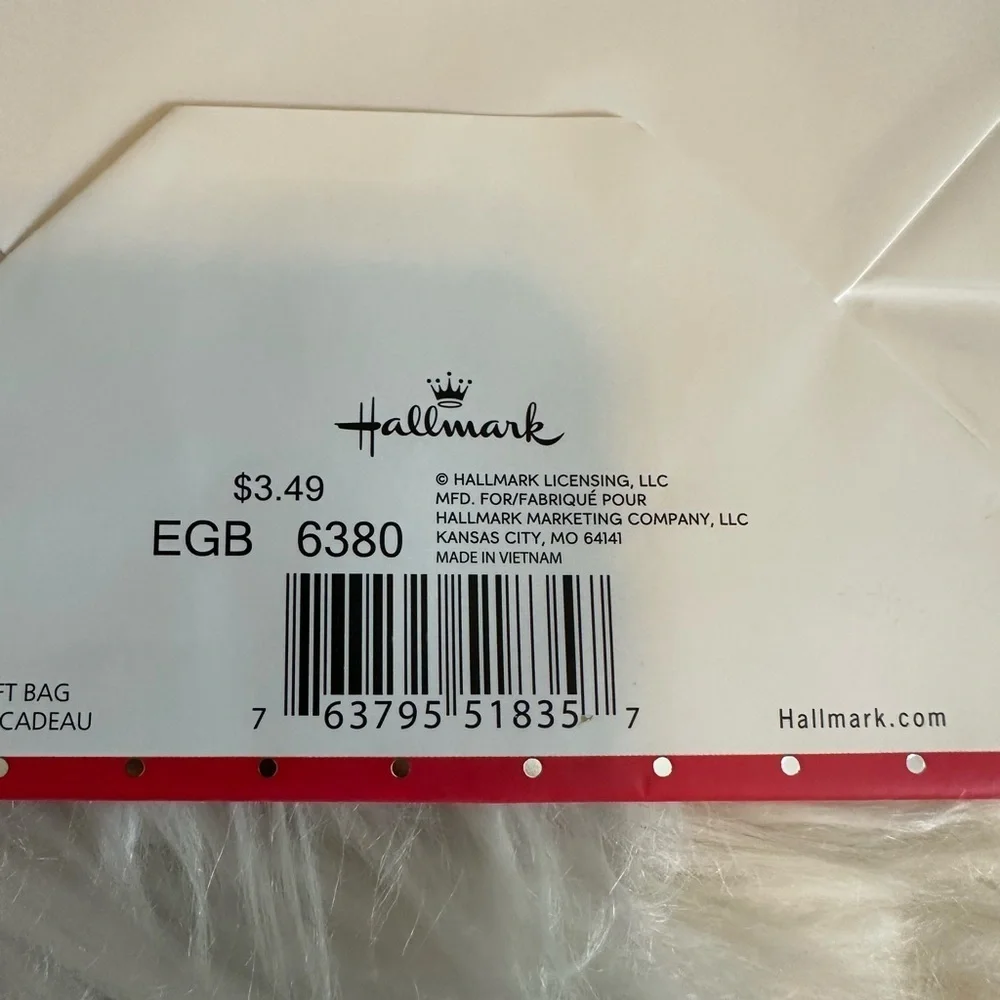 🩵5/$8 Hallmark Red and White Party gift bags